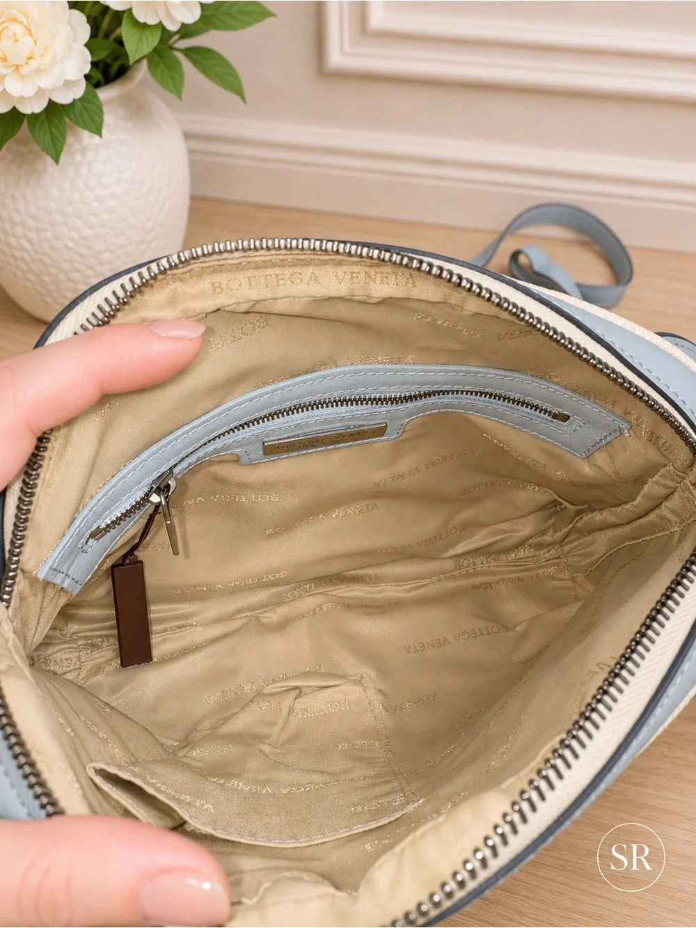 Vintage Bottega Veneta Marco Polo Leather Crossbody Bag White Blue Italy